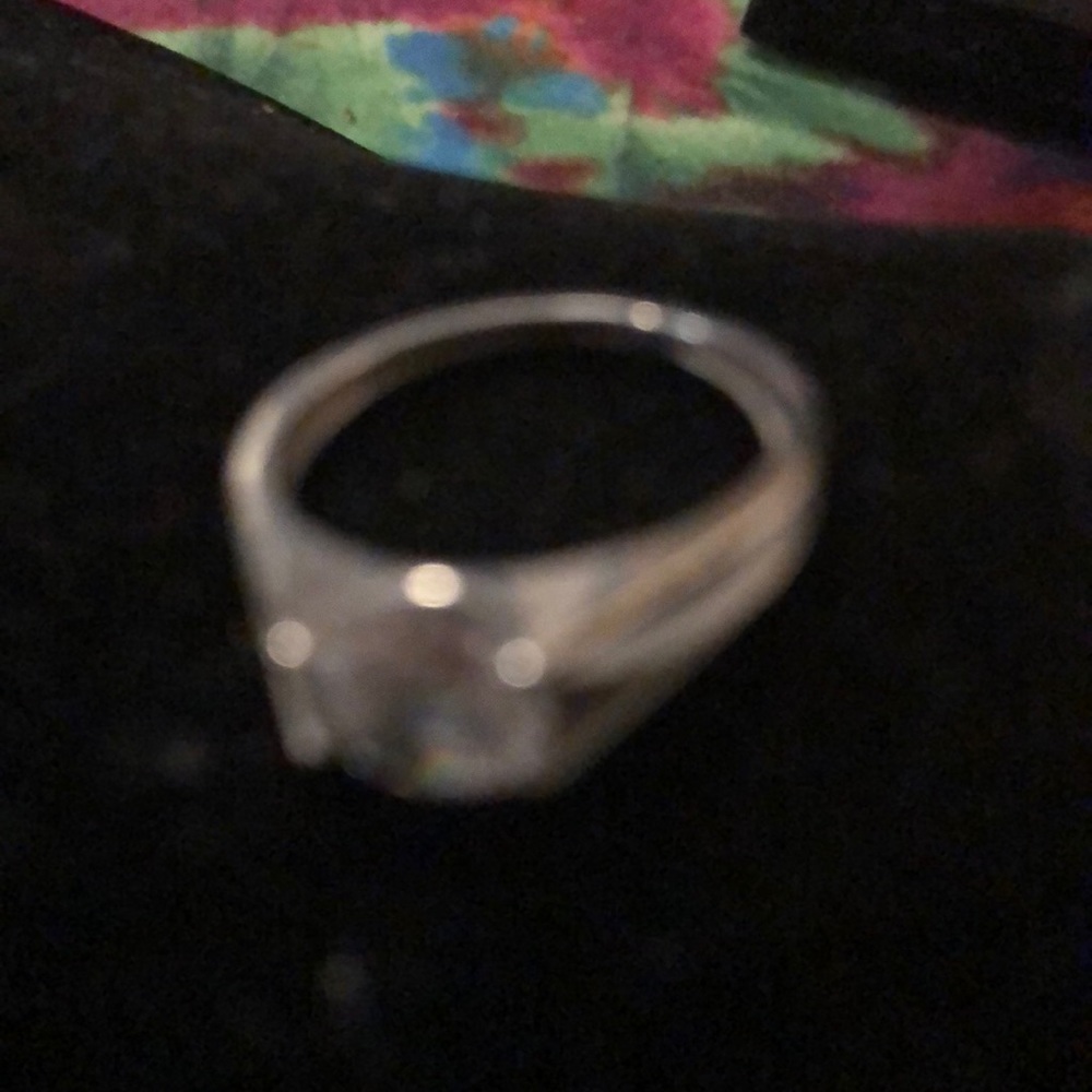 Ring - Picture 3 of 3